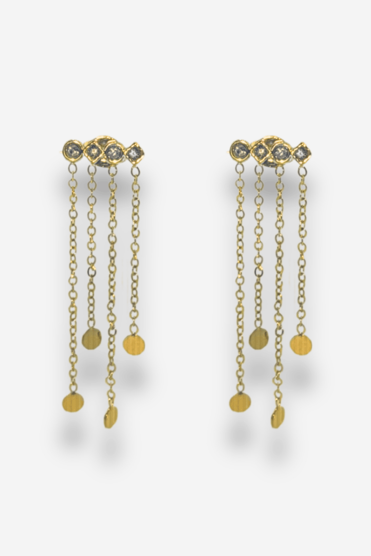Bijou en acier inoxydable
Boucles d'oreilles à strass avec pendentifs pampilles.
Boucles d'oreille en acier inoxydable destiny sisters bay
Fermoir type poussette pour un maintien sécurisé.