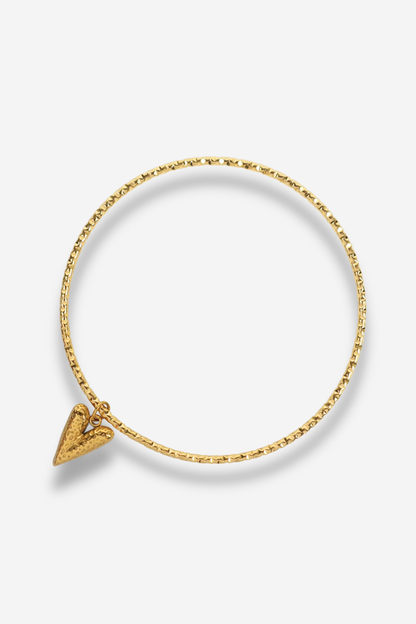 Jonc doré VALENTINE de SISTERS BAY avec bracelet texturé et breloque cœur, en acier inoxydable, taille unique