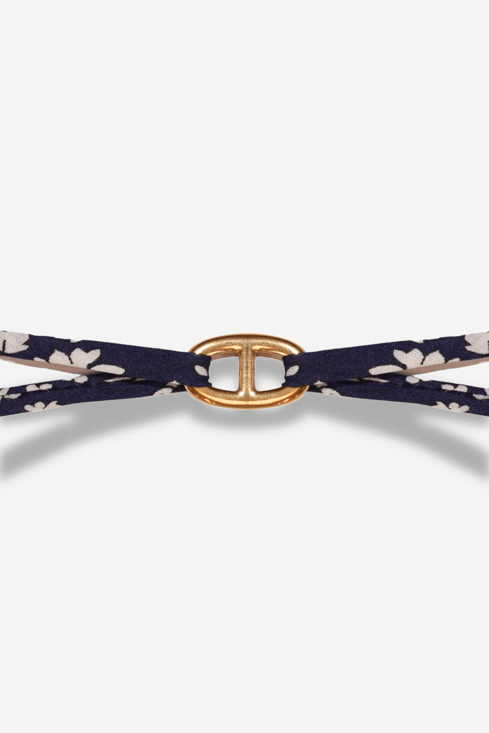 Bracelet Liberty Navy Sisters Bay ajustable avec maillon bleu en acier inoxydable, accessoire fait main pour l’été et la rentrée.