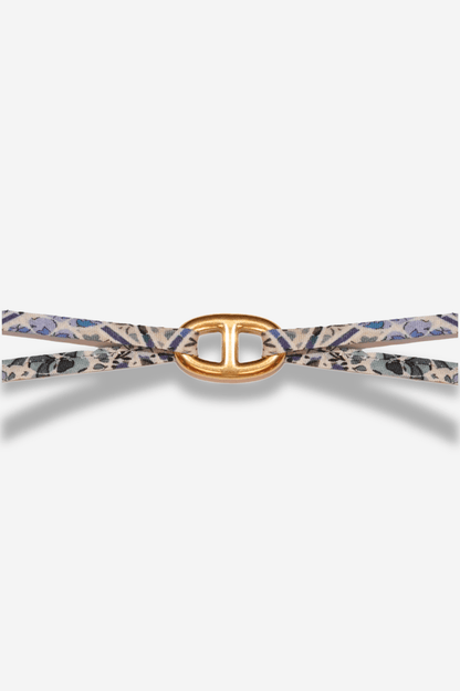 Bracelet Liberty coloré avec maillon bleu en acier, modèle réglable idéal pour l’été et la rentrée, accessoire mode fait main. SISTERS BAY