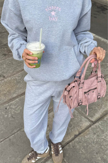 Ensemble SISTER gris brodé rose Sisters Bay avec sweat et jogging assortis