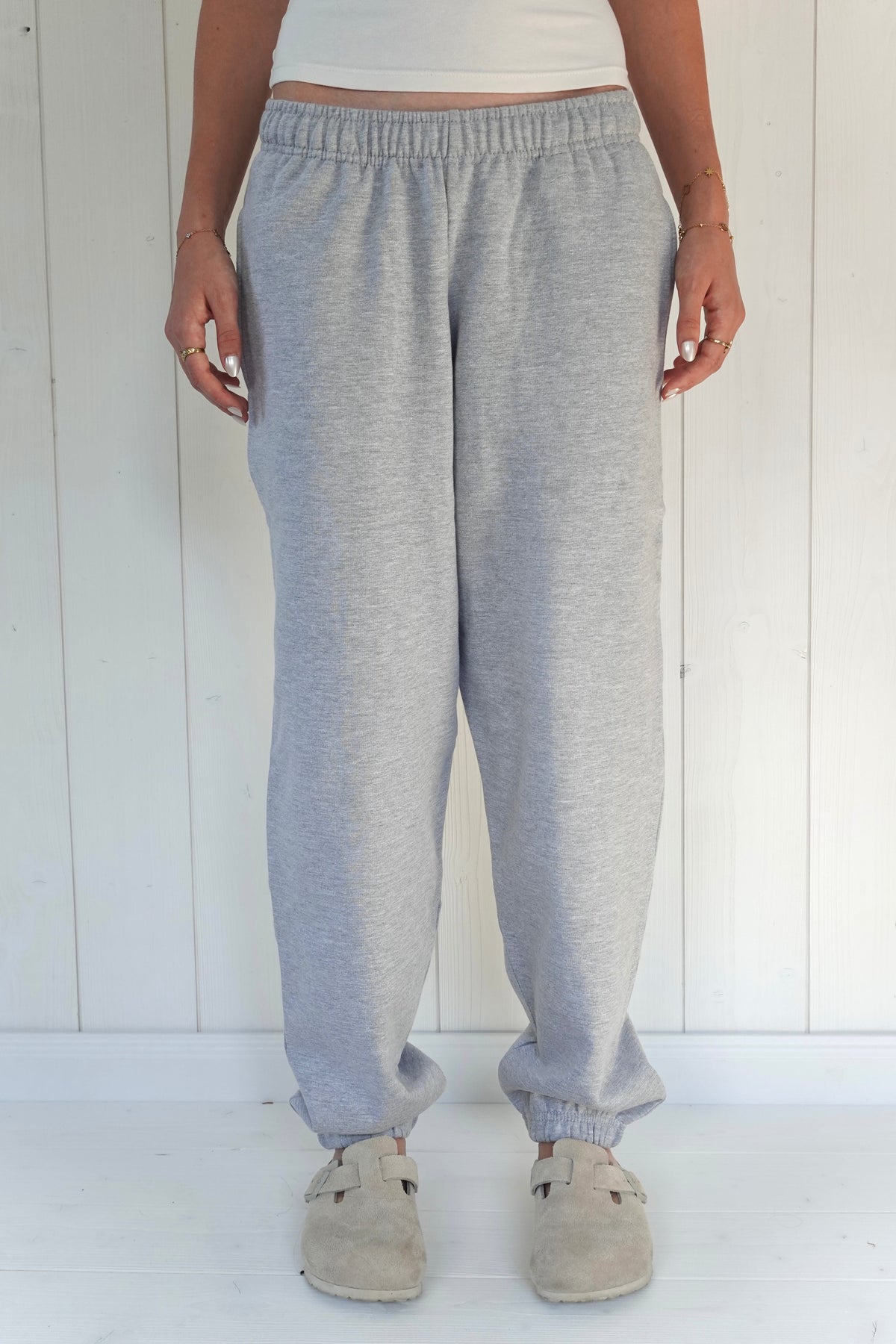 jogging sister baby pink sisters bay gris brodé dans notre atelier