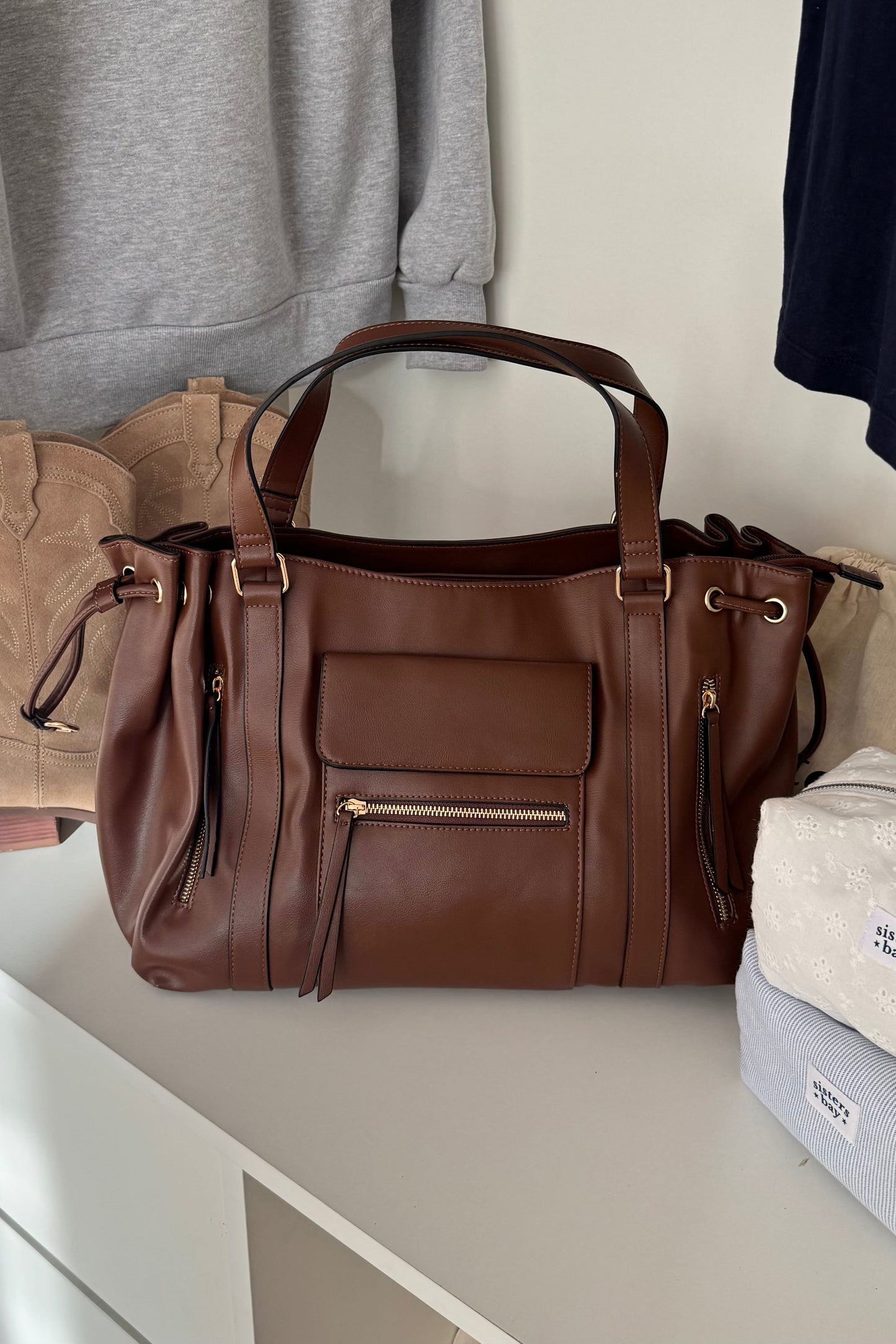sac a main avenue marron sisters bay parfait pour les cours